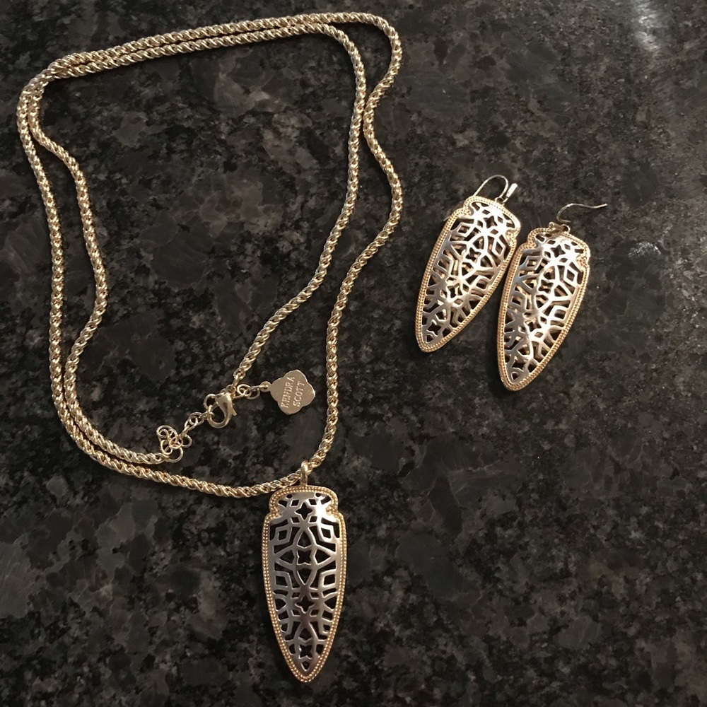 Kendra Scott matching necklace and earrings